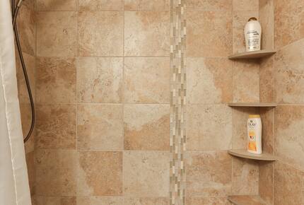 Cozy Avon Getaway with Mountain Views - Avon, Colorado