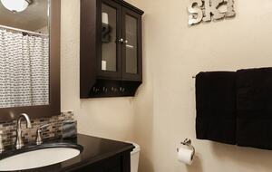 Cozy Avon Getaway with Mountain Views - Avon, Colorado