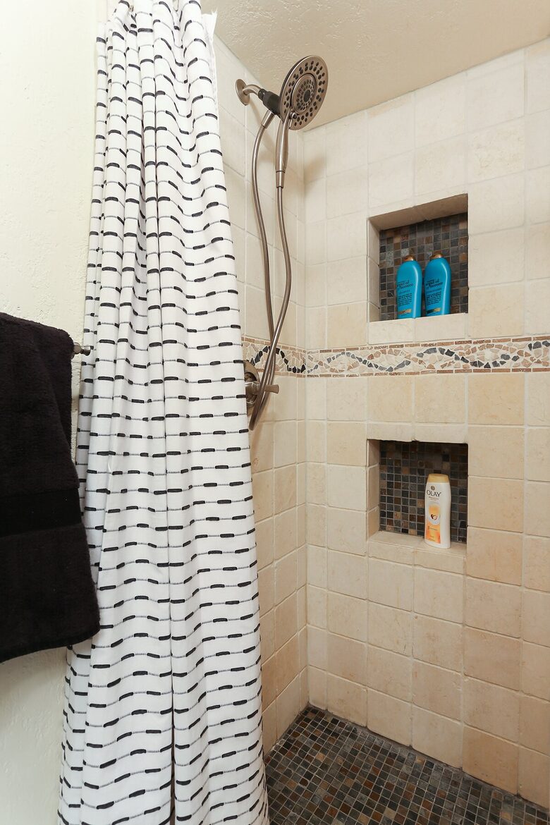 Cozy Avon Getaway with Mountain Views - Avon, Colorado