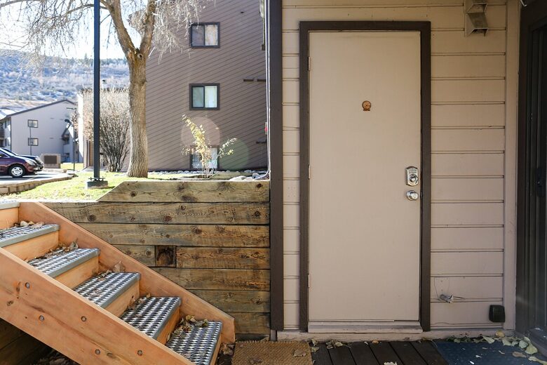 Cozy Avon Getaway with Mountain Views - Avon, Colorado