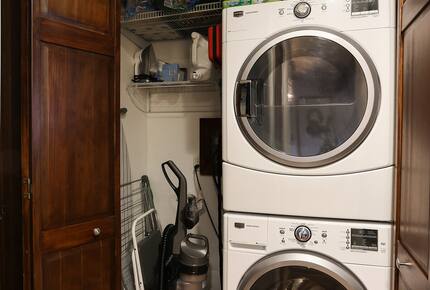 Cozy Avon Getaway with Mountain Views - Avon, Colorado