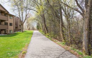 Cozy Avon Getaway with Mountain Views - Avon, Colorado