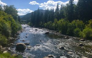 Cozy Avon Getaway with Mountain Views - Avon, Colorado