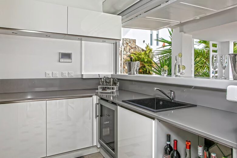 Amethyst - Terres Basses, Saint Martin (French part)