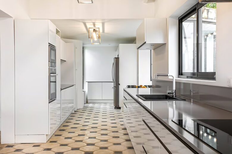 Amethyst - Terres Basses, Saint Martin (French part)