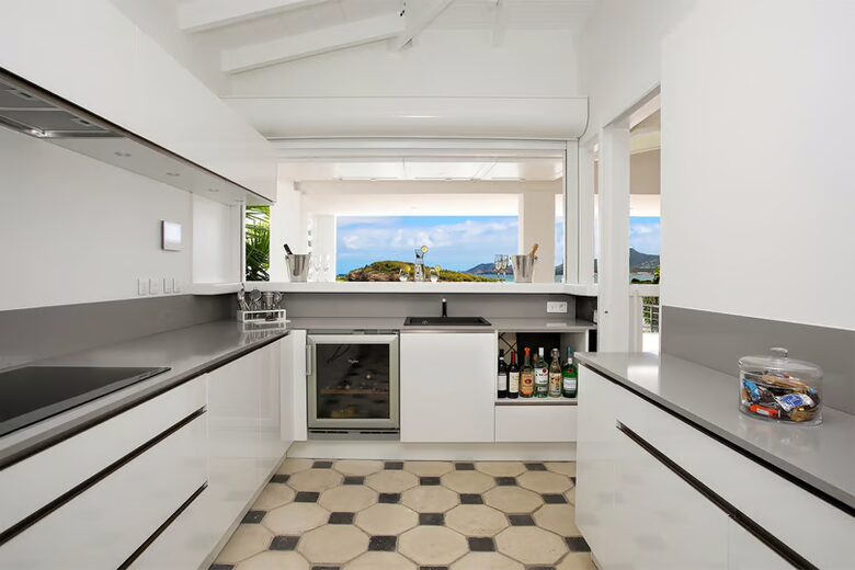 Amethyst - Terres Basses, Saint Martin (French part)