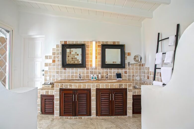 Amethyst - Terres Basses, Saint Martin (French part)