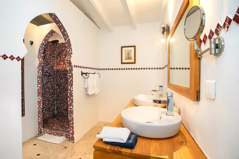 Amethyst - Terres Basses, Saint Martin (French part)