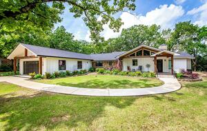 Modern Heber Springs Lakehouse with Sunset Views - Heber Springs, Arkansas