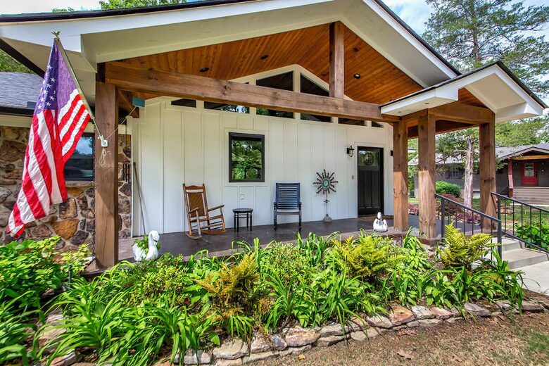 Modern Heber Springs Lakehouse with Sunset Views - Heber Springs, Arkansas