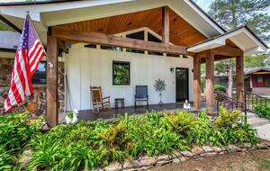 Modern Heber Springs Lakehouse with Sunset Views - Heber Springs, Arkansas