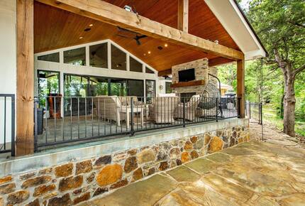 Modern Heber Springs Lakehouse with Sunset Views - Heber Springs, Arkansas