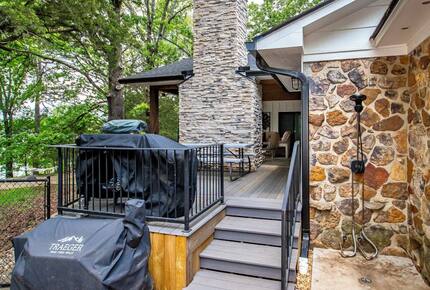 Modern Heber Springs Lakehouse with Sunset Views - Heber Springs, Arkansas