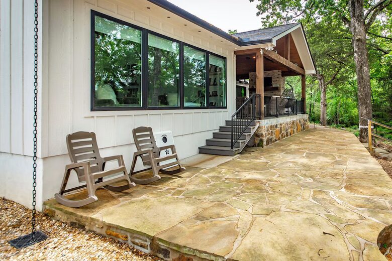 Modern Heber Springs Lakehouse with Sunset Views - Heber Springs, Arkansas