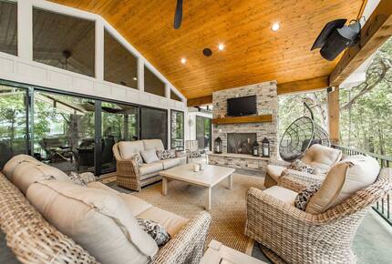 Modern Heber Springs Lakehouse with Sunset Views - Heber Springs, Arkansas