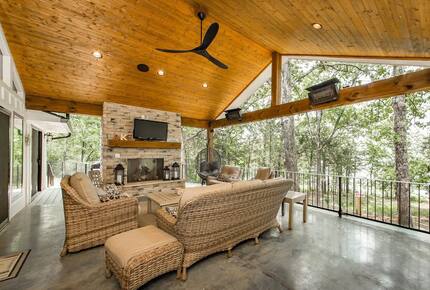 Modern Heber Springs Lakehouse with Sunset Views - Heber Springs, Arkansas
