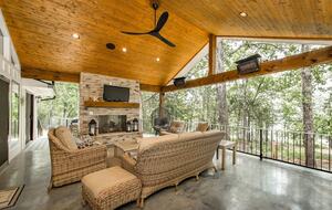 Modern Heber Springs Lakehouse with Sunset Views - Heber Springs, Arkansas