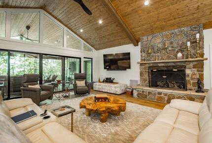 Modern Heber Springs Lakehouse with Sunset Views - Heber Springs, Arkansas