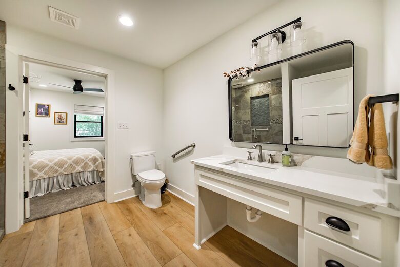 Modern Heber Springs Lakehouse with Sunset Views - Heber Springs, Arkansas