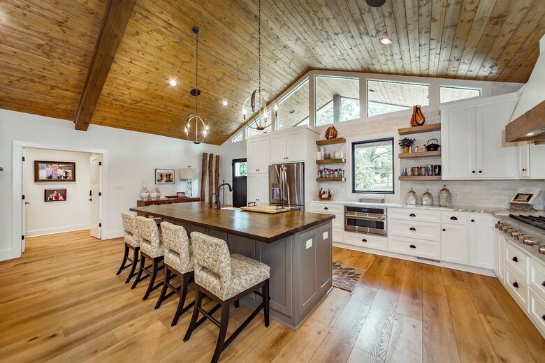 Modern Heber Springs Lakehouse with Sunset Views - Heber Springs, Arkansas