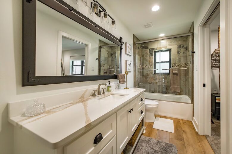 Modern Heber Springs Lakehouse with Sunset Views - Heber Springs, Arkansas