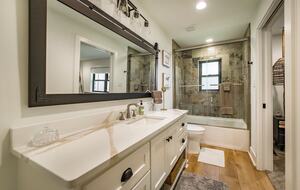 Modern Heber Springs Lakehouse with Sunset Views - Heber Springs, Arkansas