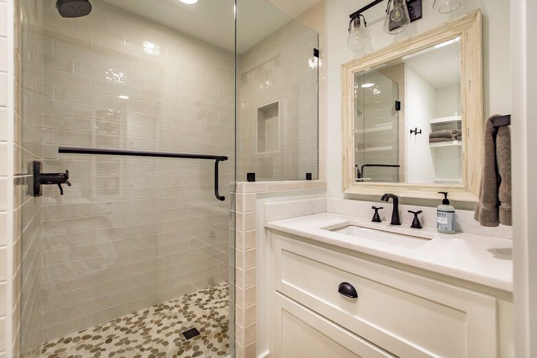 Modern Heber Springs Lakehouse with Sunset Views - Heber Springs, Arkansas