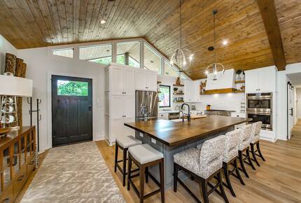 Modern Heber Springs Lakehouse with Sunset Views - Heber Springs, Arkansas