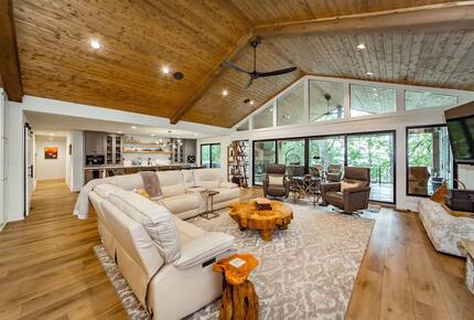 Modern Heber Springs Lakehouse with Sunset Views - Heber Springs, Arkansas