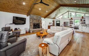 Modern Heber Springs Lakehouse with Sunset Views - Heber Springs, Arkansas