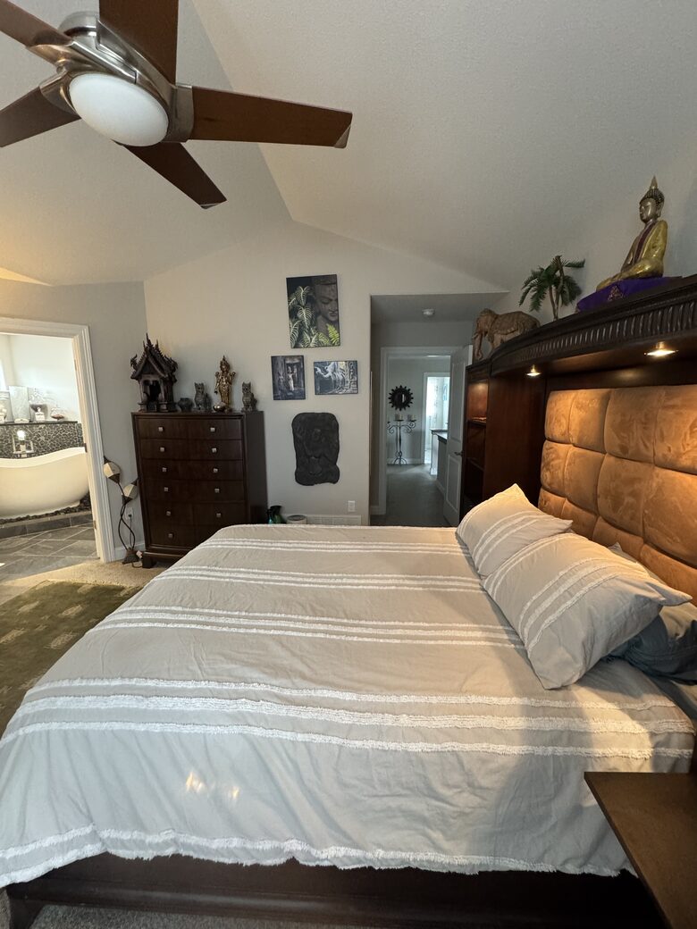 2nd Floor Master Bedroom with a Queen size bed