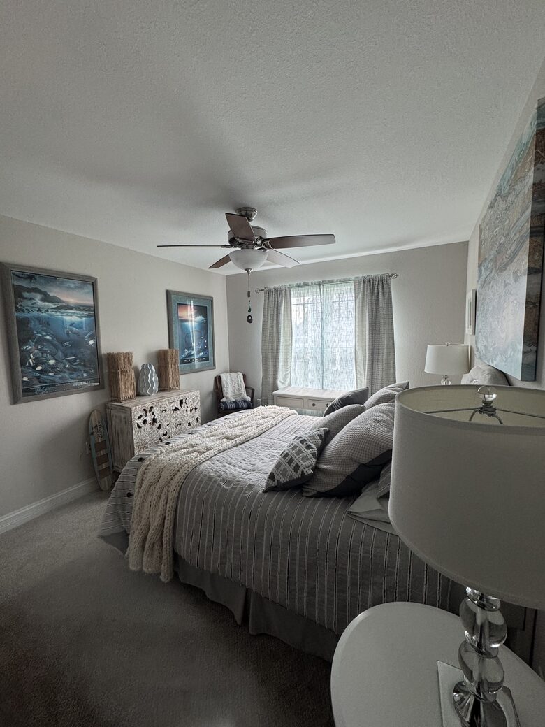 2nd Floor Bedroom 3 with a Queen size bed