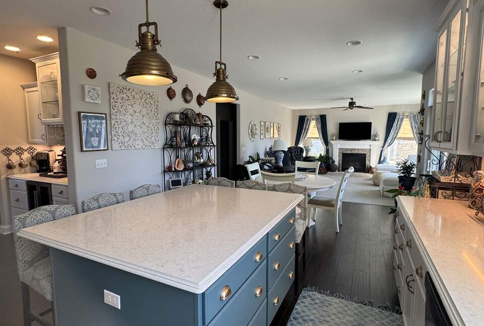 Fox Lake Village Retreat with Saltwater Pool & Hot Tub - Waukesha, Wisconsin