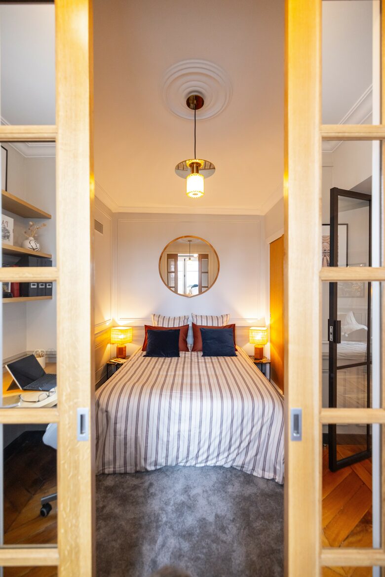 Signature Two-Level Eiffel View Haven - Paris, France