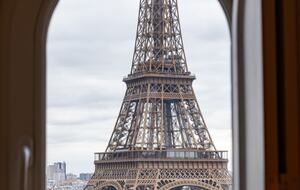 Signature Two-Level Eiffel View Haven - Paris, France
