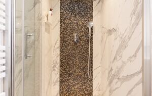 Signature Two-Level Eiffel View Haven - Paris, France