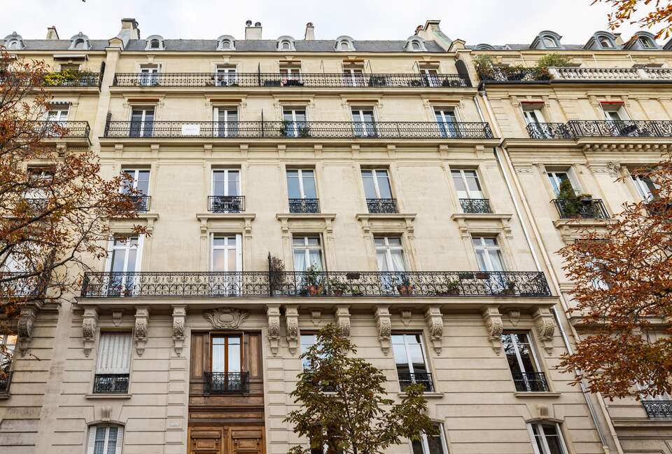 Signature Two-Level Eiffel View Haven - Paris, France