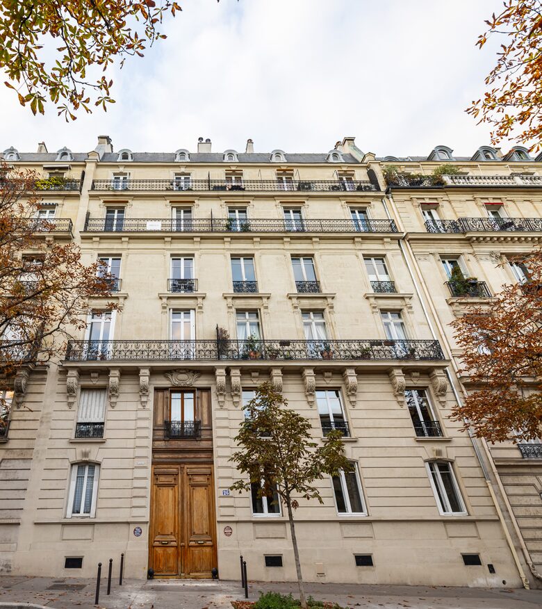 Signature Two-Level Eiffel View Haven - Paris, France