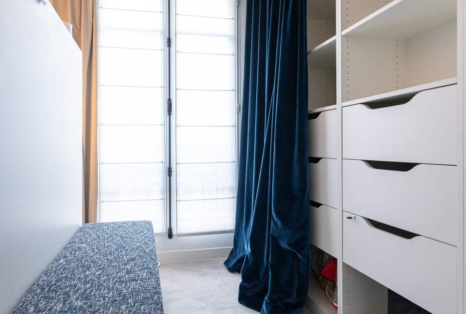 Signature Two-Level Eiffel View Haven - Paris, France