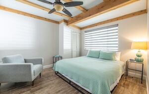 Elegant Hilltop Retreat with Panoramic Canyon Lake Views - Canyon Lake, Texas