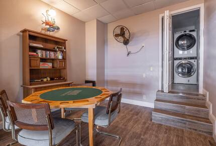 Elegant Hilltop Retreat with Panoramic Canyon Lake Views - Canyon Lake, Texas