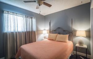 Elegant Hilltop Retreat with Panoramic Canyon Lake Views - Canyon Lake, Texas