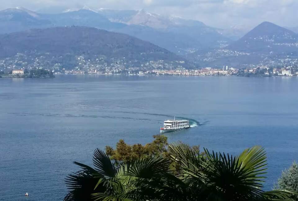 Tranquil Apartment Overlooking Lake Maggiore - Stresa, Italy