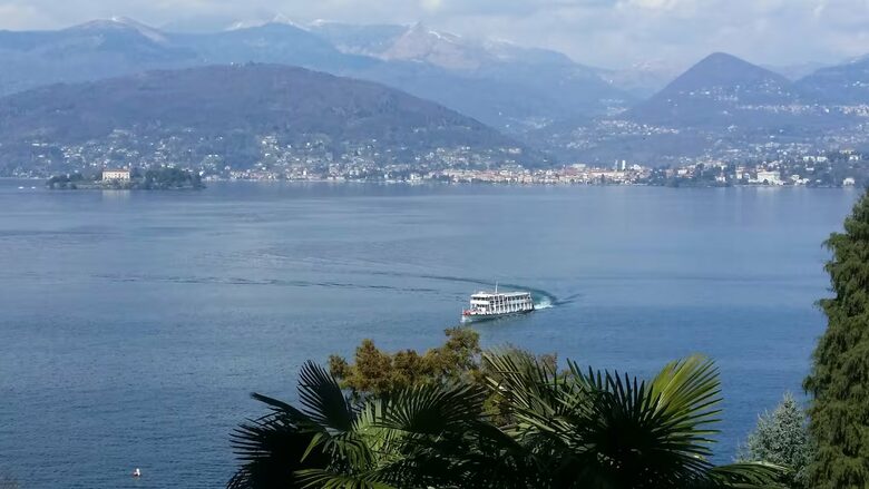 Tranquil Apartment Overlooking Lake Maggiore - Stresa, Italy