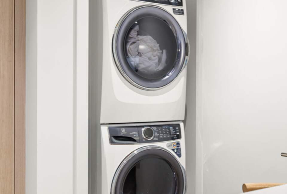 Sophisticated High-Rise Retreat in the Heart of Downtown Portland - Portland, Oregon