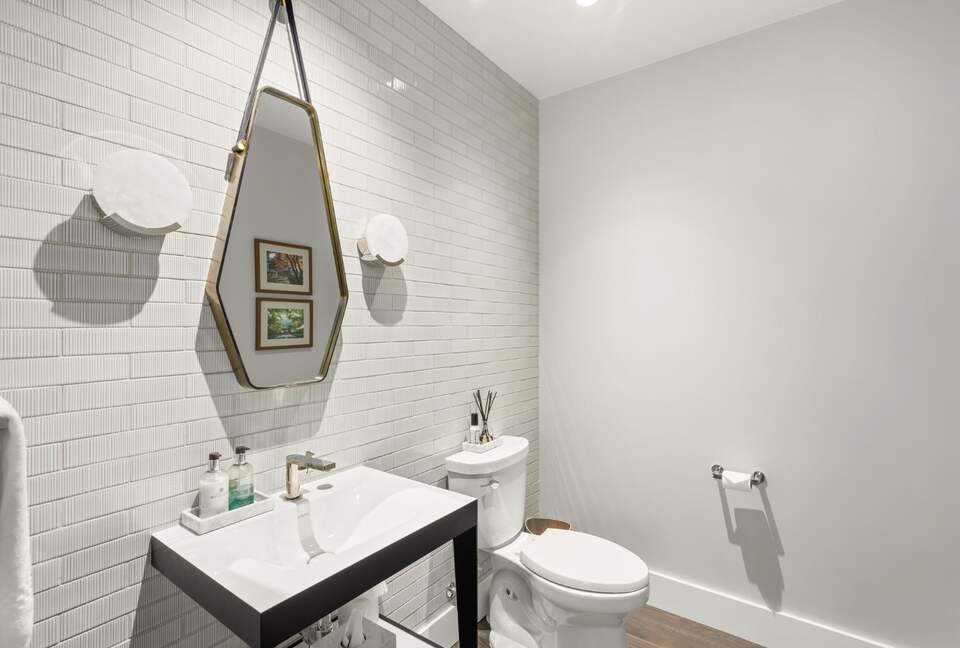 Sophisticated High-Rise Retreat in the Heart of Downtown Portland - Portland, Oregon