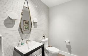 Sophisticated High-Rise Retreat in the Heart of Downtown Portland - Portland, Oregon