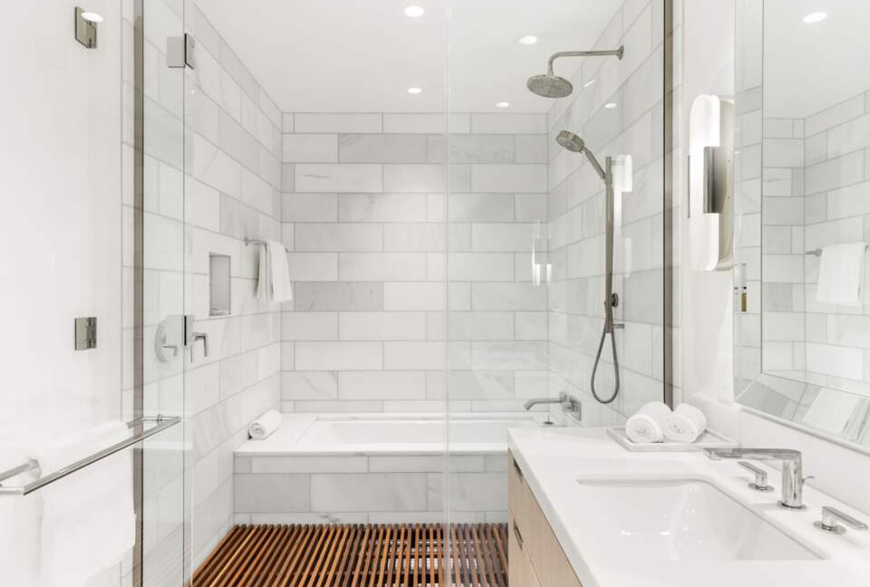 Sophisticated High-Rise Retreat in the Heart of Downtown Portland - Portland, Oregon