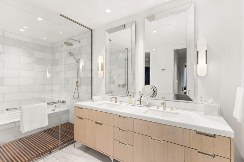 Sophisticated High-Rise Retreat in the Heart of Downtown Portland - Portland, Oregon