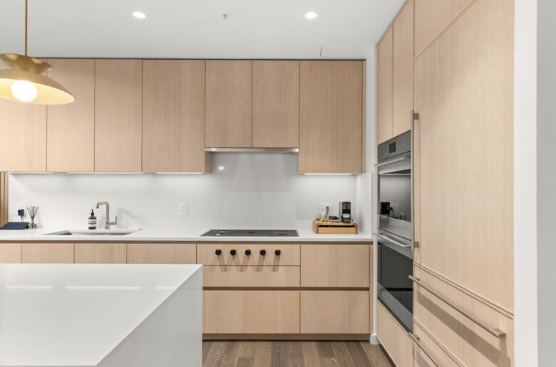 Sophisticated High-Rise Retreat in the Heart of Downtown Portland - Portland, Oregon